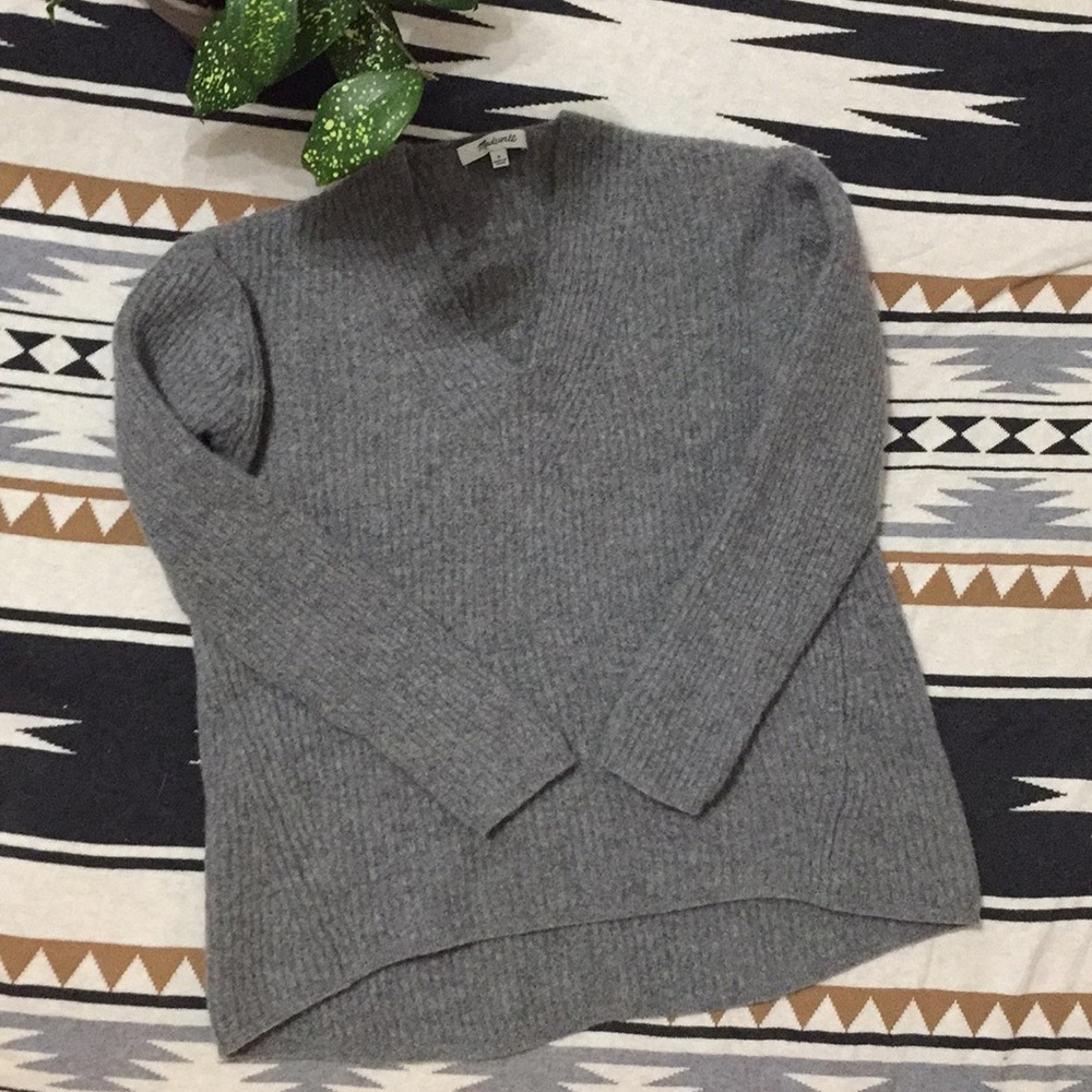 🍎 Grey Madewell sweater